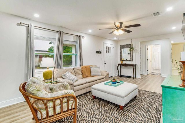 814 W Gonzalez St, Pensacola, FL 32501