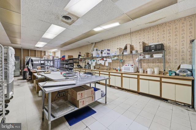 31 S BROAD ST, Woodbury, NJ 08096