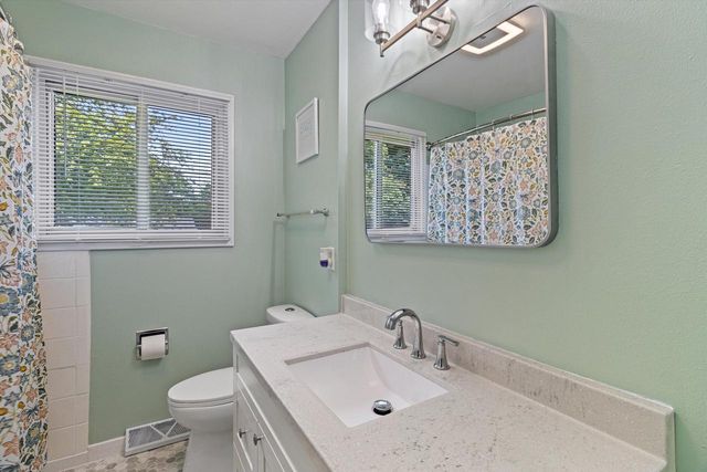 118 Walker DRIVE, Madison, WI 53714