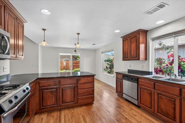 2618 Rabun Way, Central Point, OR 97502