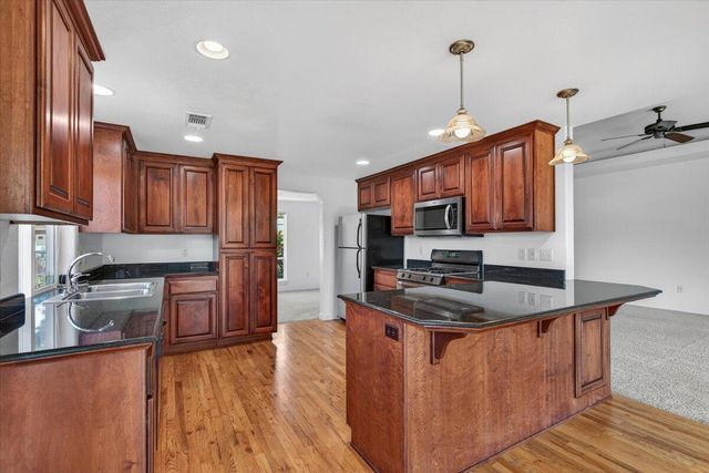 2618 Rabun Way, Central Point, OR 97502