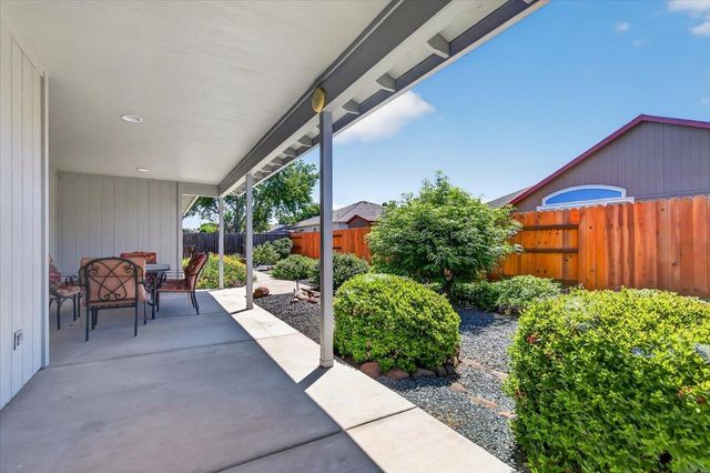 2618 Rabun Way, Central Point, OR 97502