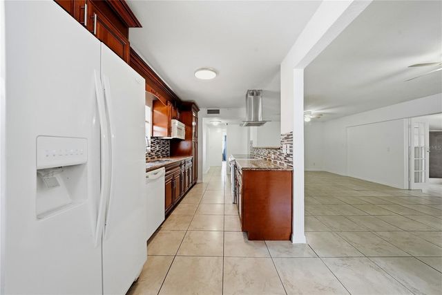 6033 AMBASSADOR DRIVE, Tampa, FL 33615