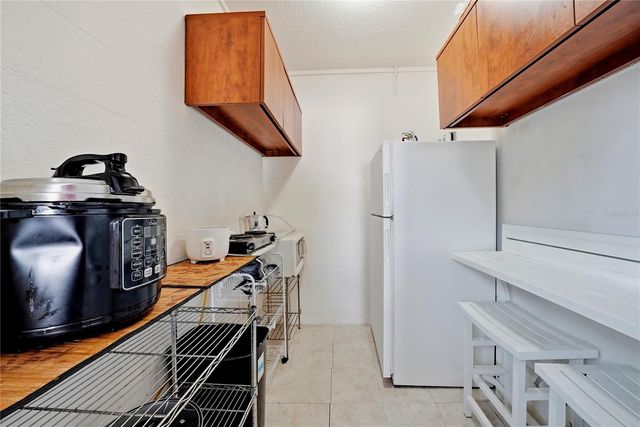 6033 AMBASSADOR DRIVE, Tampa, FL 33615