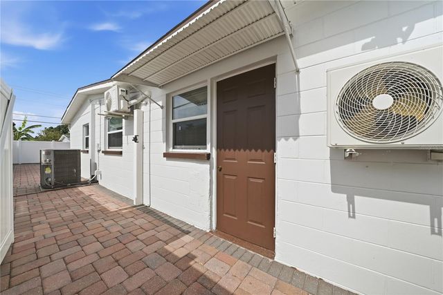 6033 AMBASSADOR DRIVE, Tampa, FL 33615