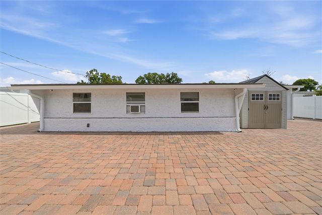 6033 AMBASSADOR DRIVE, Tampa, FL 33615