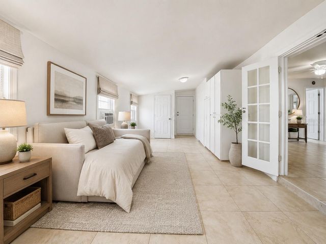 6033 AMBASSADOR DRIVE, Tampa, FL 33615