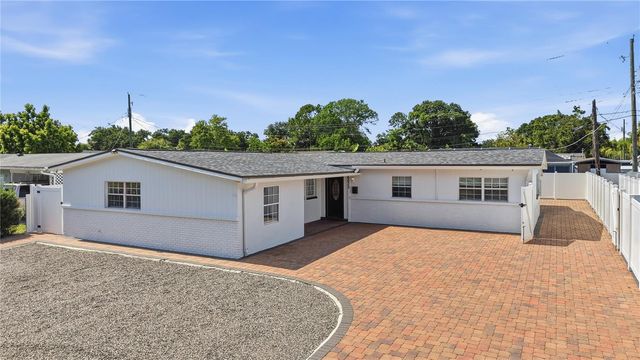 6033 AMBASSADOR DRIVE, Tampa, FL 33615