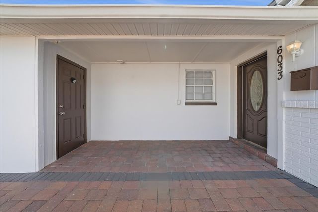 6033 AMBASSADOR DRIVE, Tampa, FL 33615