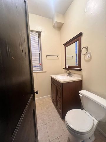 6240 S Evans Avenue, Chicago, IL 60637