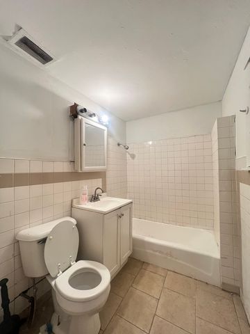 6240 S Evans Avenue, Chicago, IL 60637