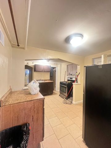 6240 S Evans Avenue, Chicago, IL 60637