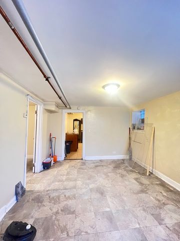 6240 S Evans Avenue, Chicago, IL 60637