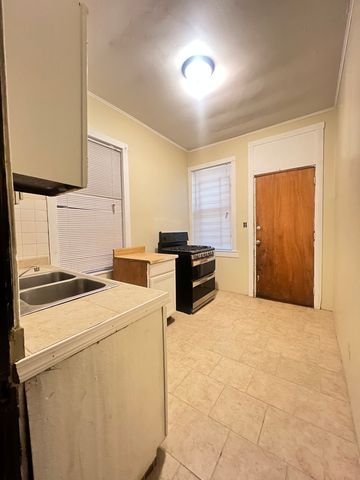 6240 S Evans Avenue, Chicago, IL 60637