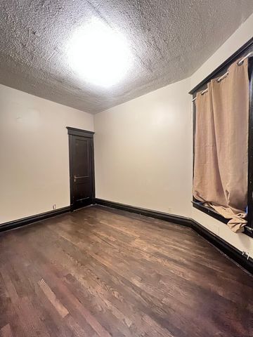 6240 S Evans Avenue, Chicago, IL 60637