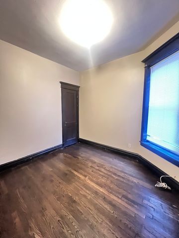 6240 S Evans Avenue, Chicago, IL 60637