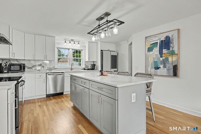501 Bridgeview Place, Stratford, CT 06614
