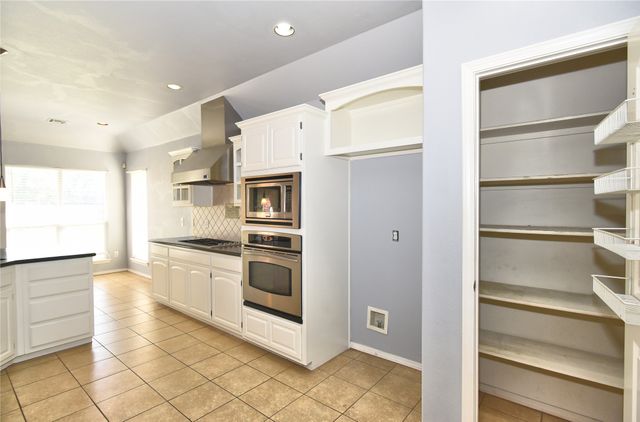 12325 Longhorn Circle, Glenpool, OK 74066