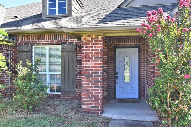 12325 Longhorn Circle, Glenpool, OK 74066