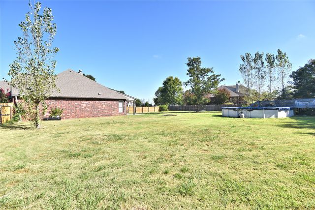 12325 Longhorn Circle, Glenpool, OK 74066