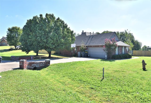 12325 Longhorn Circle, Glenpool, OK 74066