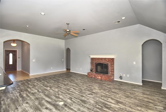 12325 Longhorn Circle, Glenpool, OK 74066