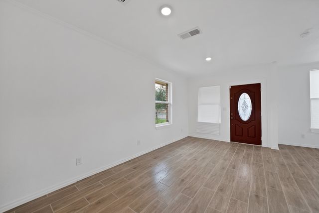 1107 S Waverly Drive, Dallas, TX 75208