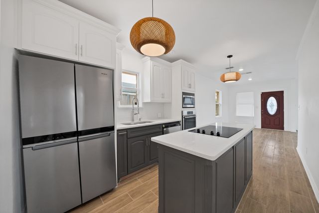 1107 S Waverly Drive, Dallas, TX 75208