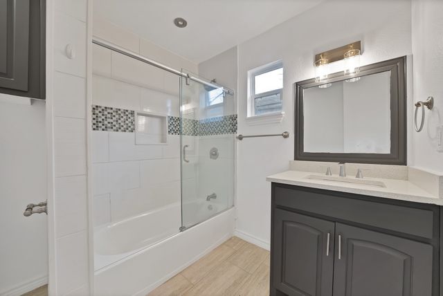 1107 S Waverly Drive, Dallas, TX 75208