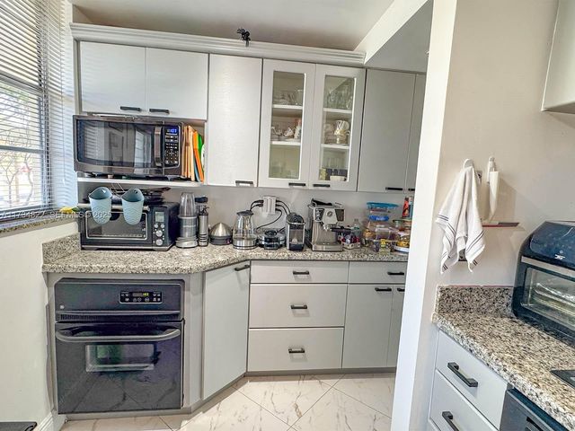 2930 Point East Drive E109, Aventura, FL 33160