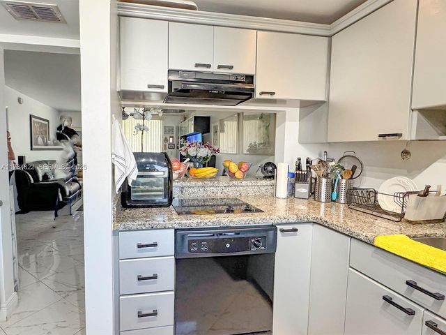 2930 Point East Drive E109, Aventura, FL 33160