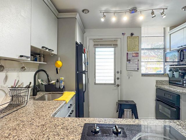 2930 Point East Drive E109, Aventura, FL 33160