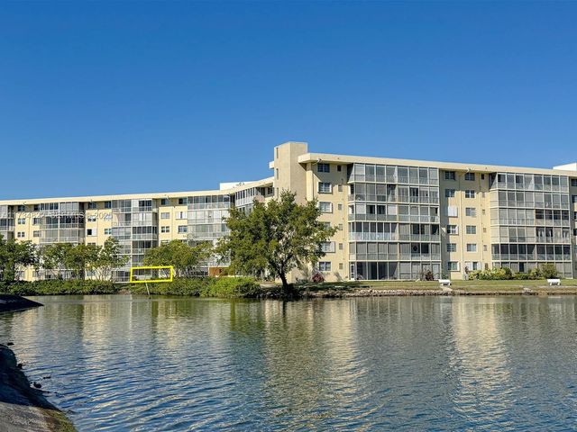 2930 Point East Drive E109, Aventura, FL 33160