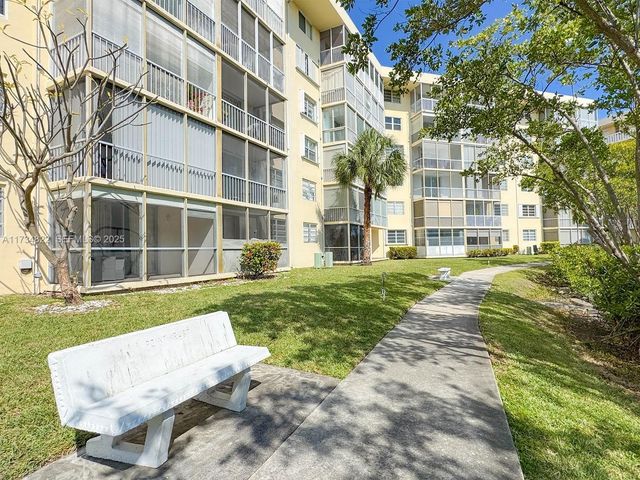 2930 Point East Drive E109, Aventura, FL 33160