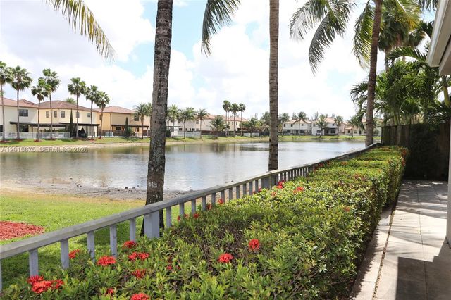 8925 NW 99th Avenue, Doral, FL 33178