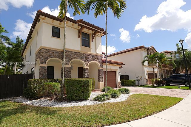 8925 NW 99th Avenue, Doral, FL 33178