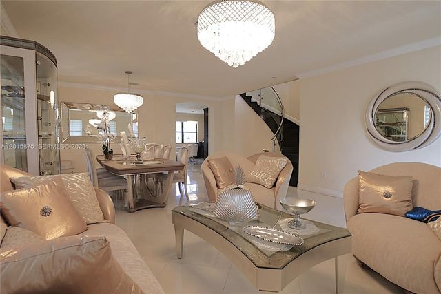 8925 NW 99th Avenue, Doral, FL 33178