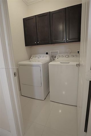 8925 NW 99th Avenue, Doral, FL 33178