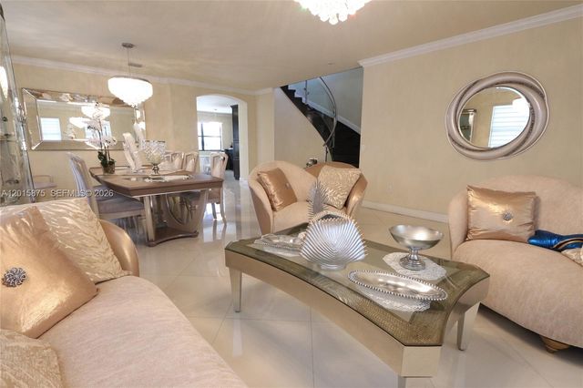 8925 NW 99th Avenue, Doral, FL 33178