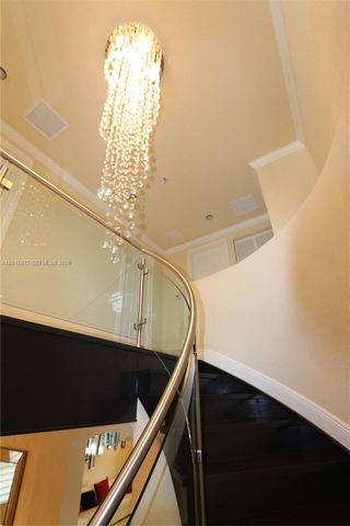 8925 NW 99th Avenue, Doral, FL 33178