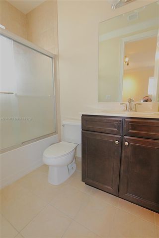 8925 NW 99th Avenue, Doral, FL 33178