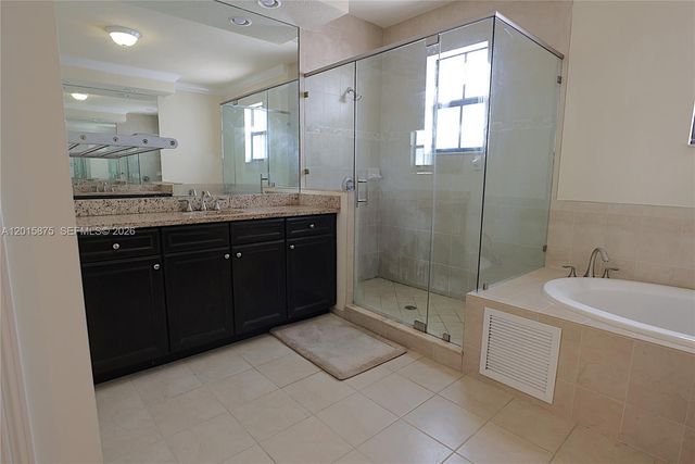 8925 NW 99th Avenue, Doral, FL 33178