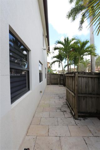 8925 NW 99th Avenue, Doral, FL 33178