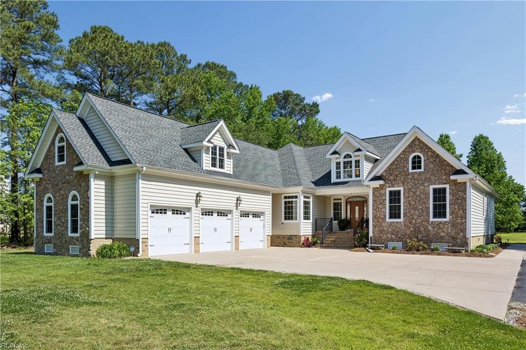 38 Forrest RD, Poquoson, VA 23662