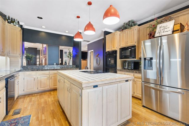 5009 E 86th Place, Tulsa, OK 74137