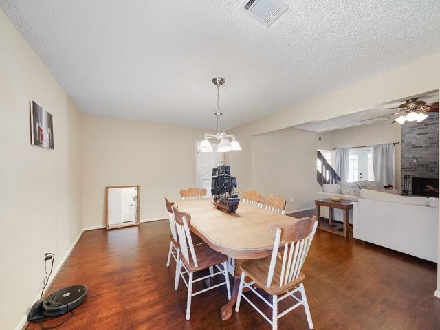 2239 Highland Hills Drive, Sugar Land, TX 77478