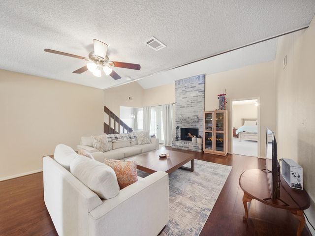 2239 Highland Hills Drive, Sugar Land, TX 77478