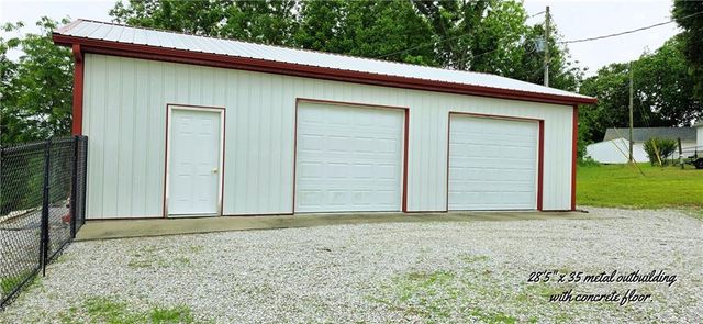 26577 Sweetberry Drive, Warsaw, MO 65355
