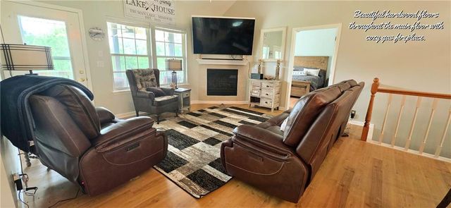 26577 Sweetberry Drive, Warsaw, MO 65355