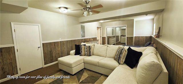 26577 Sweetberry Drive, Warsaw, MO 65355